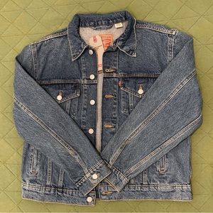 NWT Levi’s Ex-Boyfriend Trucker Jacket Size L